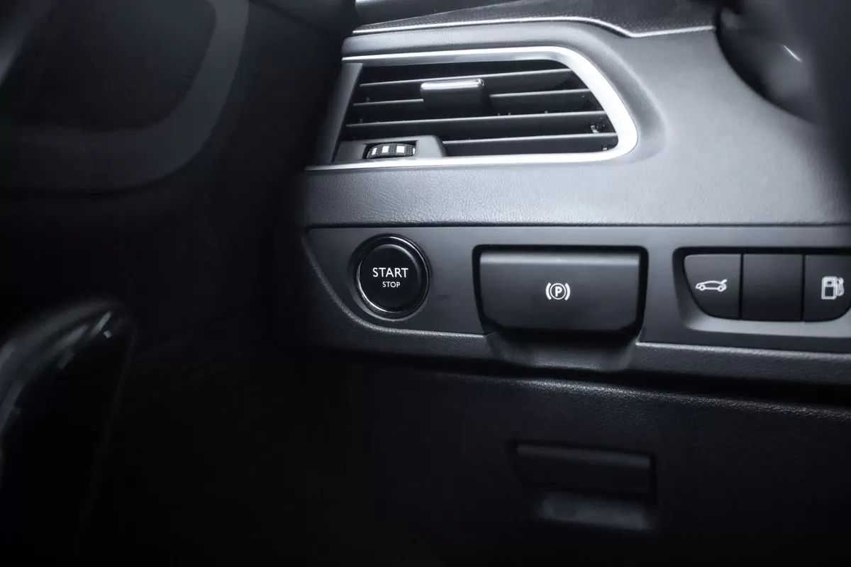 peugeot-508-sw-2015-diesel-1560cc