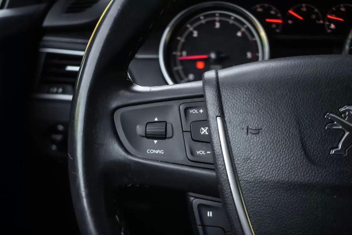 peugeot-508-sw-2015-diesel-1560cc