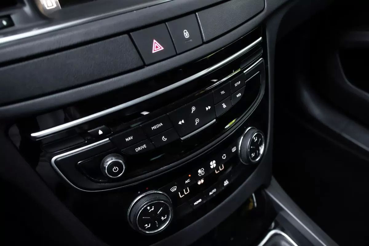peugeot-508-sw-2015-diesel-1560cc
