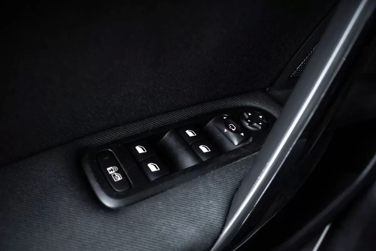 peugeot-508-sw-2015-diesel-1560cc