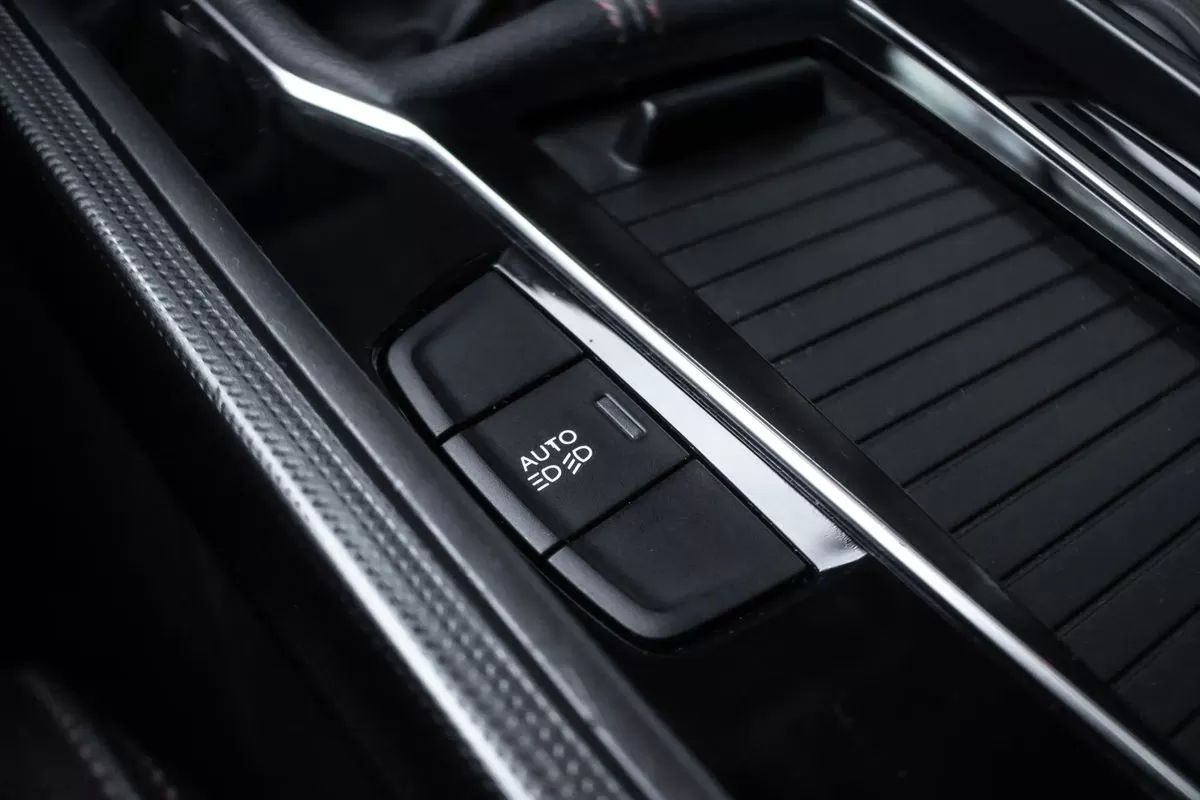 peugeot-508-sw-2015-diesel-1560cc