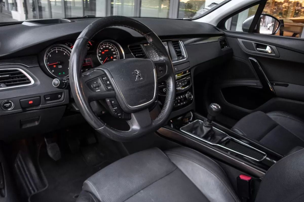 peugeot-508-sw-2015-diesel-1560cc