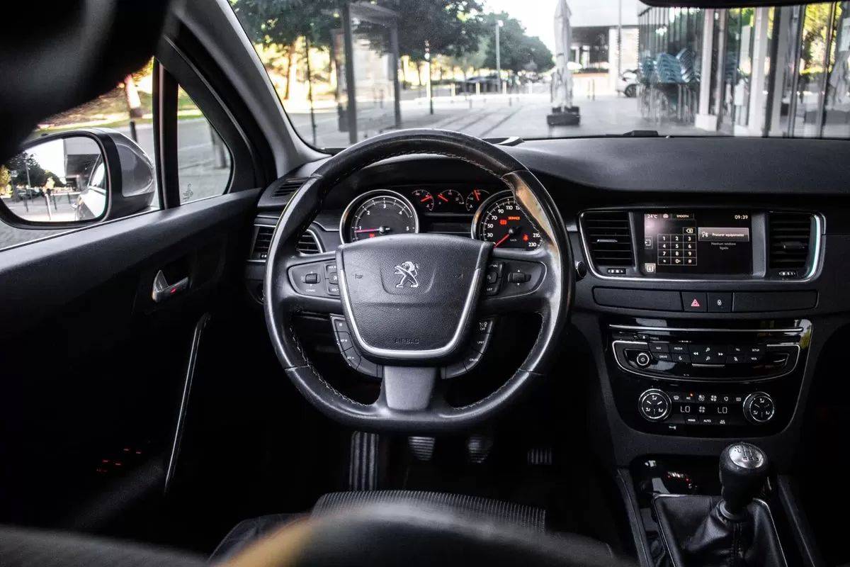 peugeot-508-sw-2015-diesel-1560cc