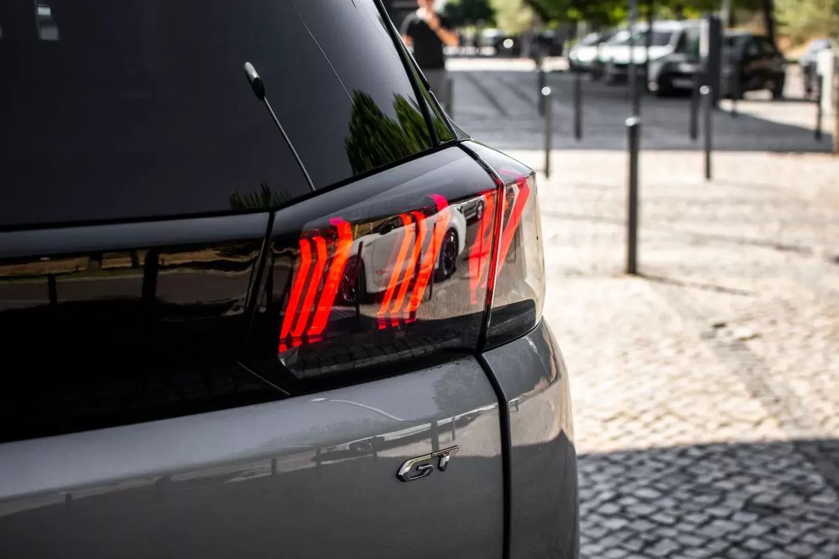 peugeot-5008-2021-diesel-1499cc