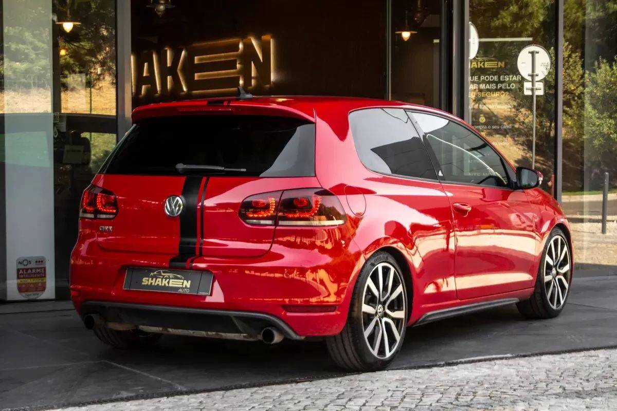 volkswagen-golf-2011-gasolina-1984cc