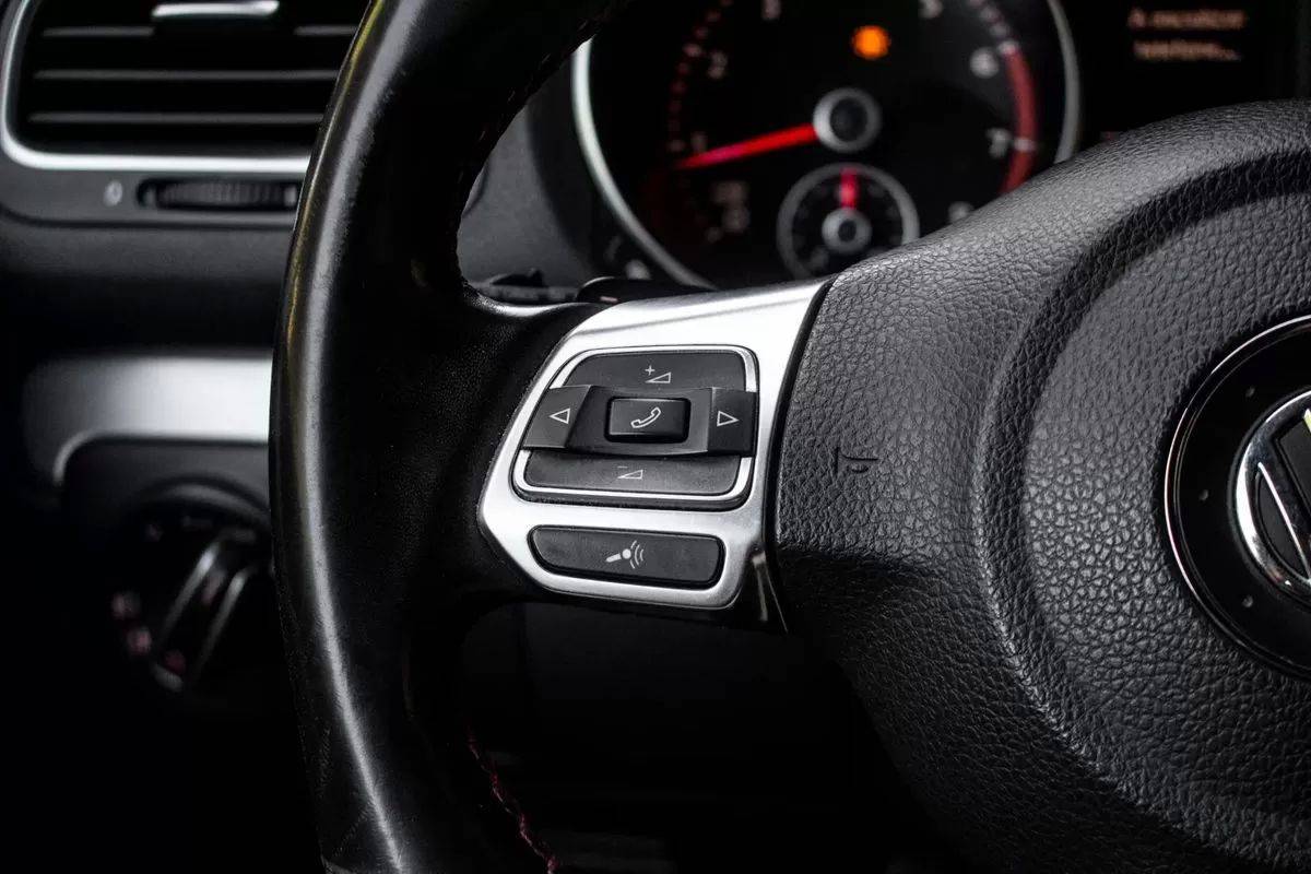 volkswagen-golf-2011-gasolina-1984cc
