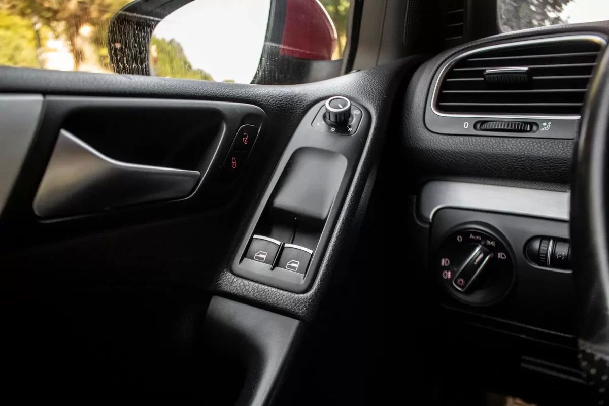 volkswagen-golf-2011-gasolina-1984cc