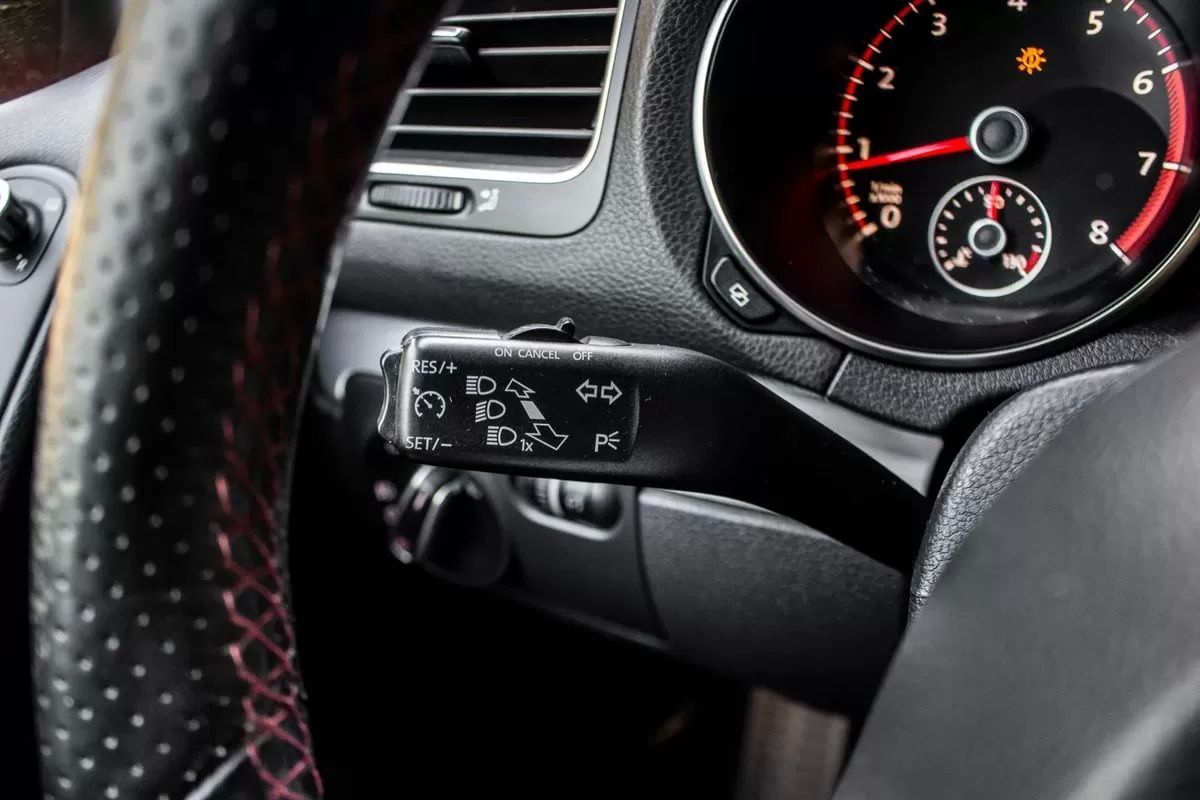 volkswagen-golf-2011-gasolina-1984cc