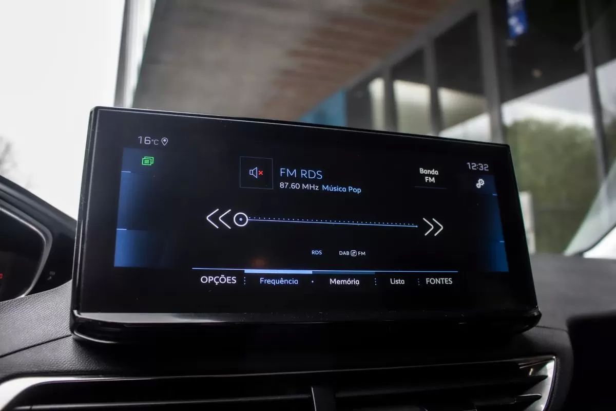 peugeot-5008-2022-gasolina-1199cc