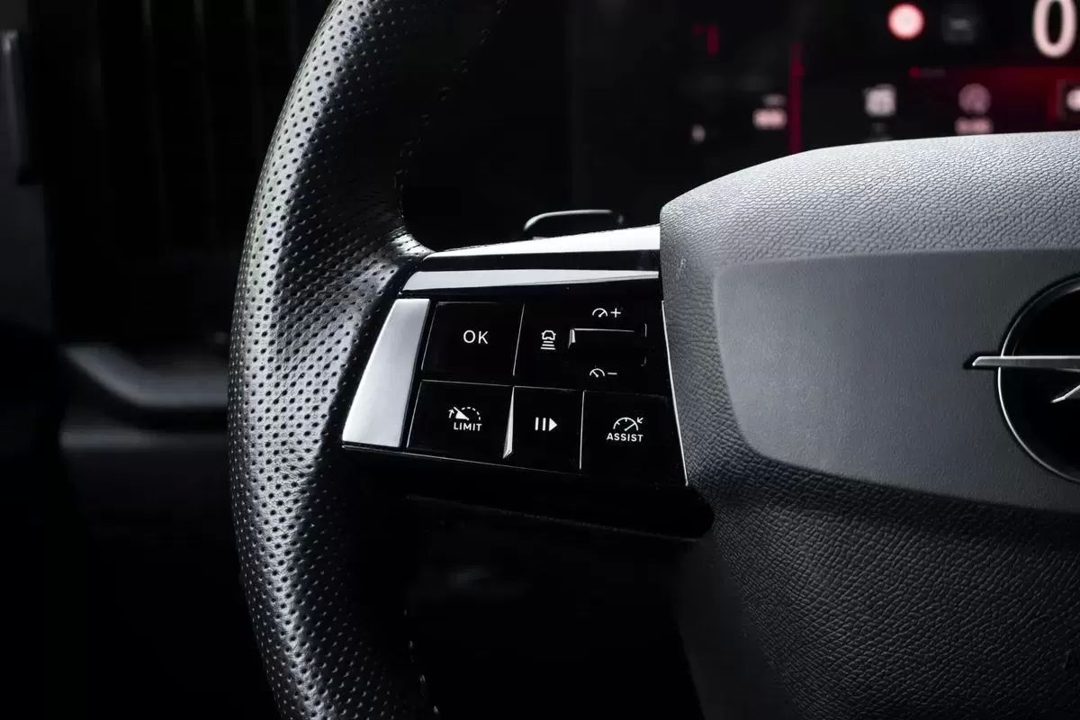 opel-astra-2024-gasolina-1199cc