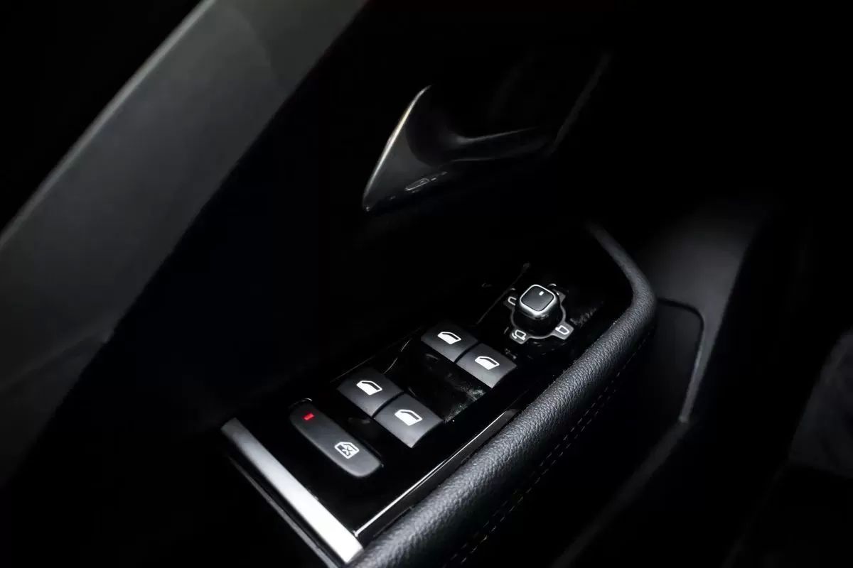 opel-astra-2024-gasolina-1199cc