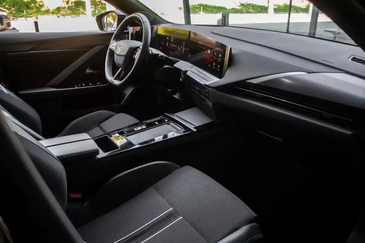 opel-astra-2024-gasolina-1199cc