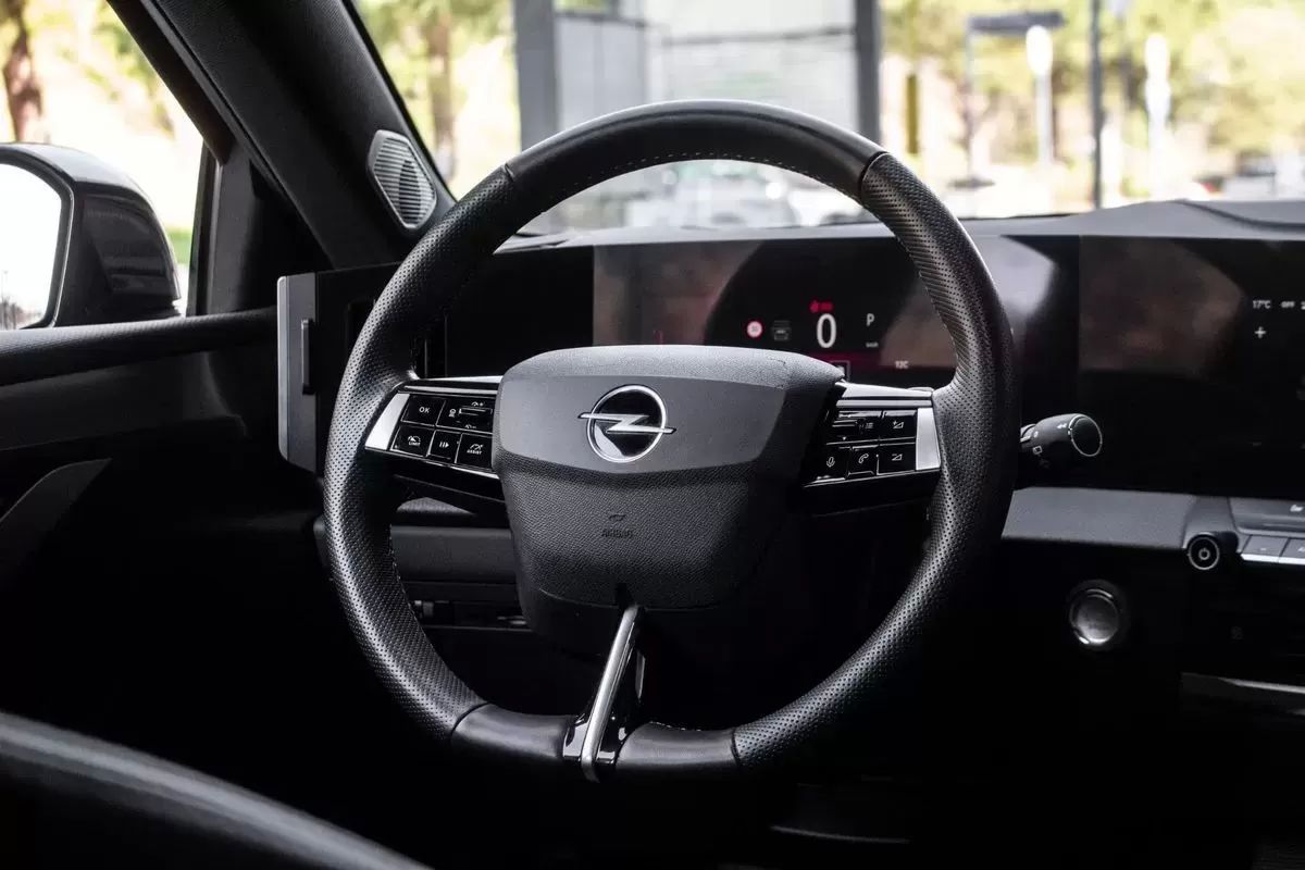 opel-astra-2024-gasolina-1199cc