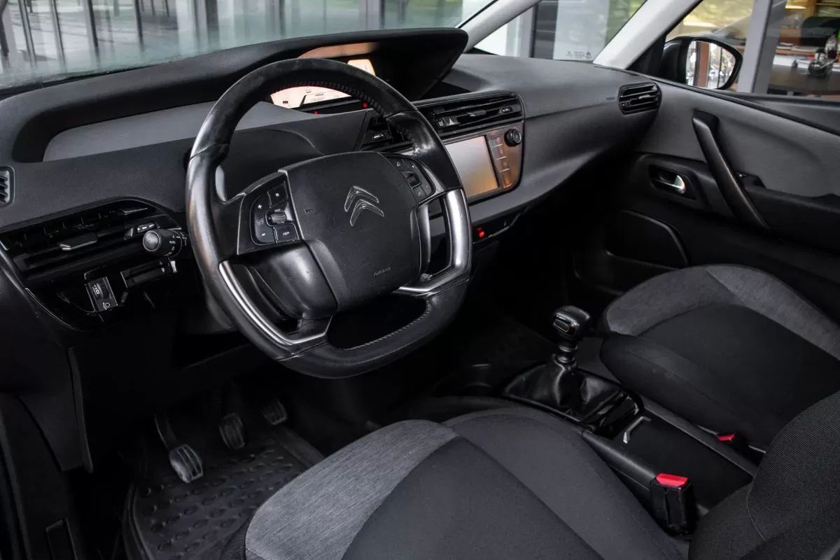 citroen-c4-picasso-2018-diesel-1560cc