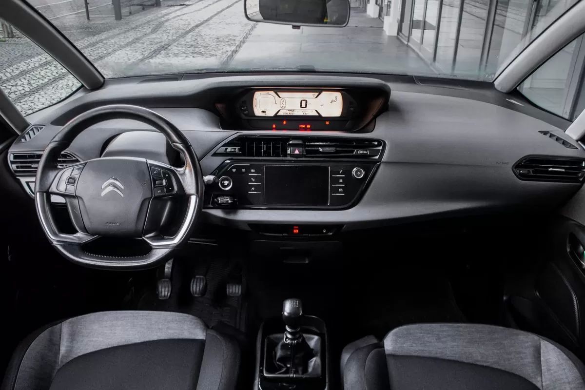 citroen-c4-picasso-2018-diesel-1560cc