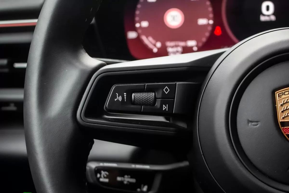 porsche-macan-2025-eletrico-200cc