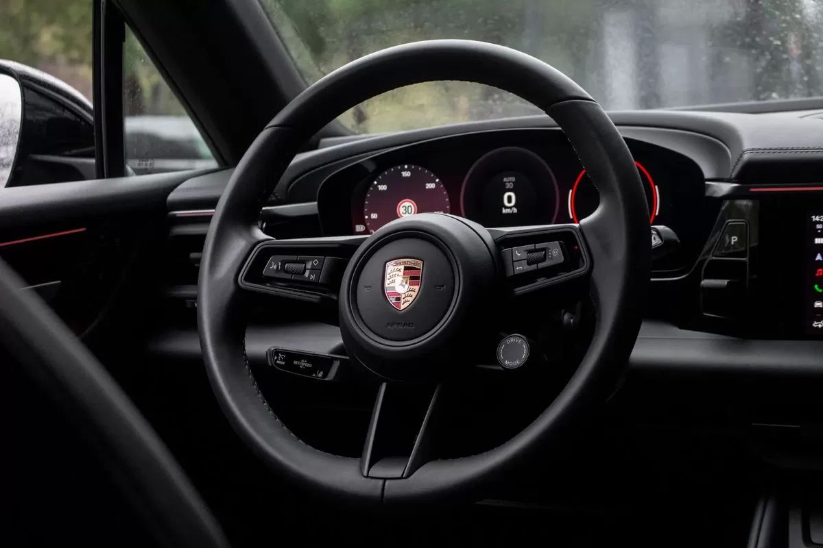 porsche-macan-2025-eletrico-200cc
