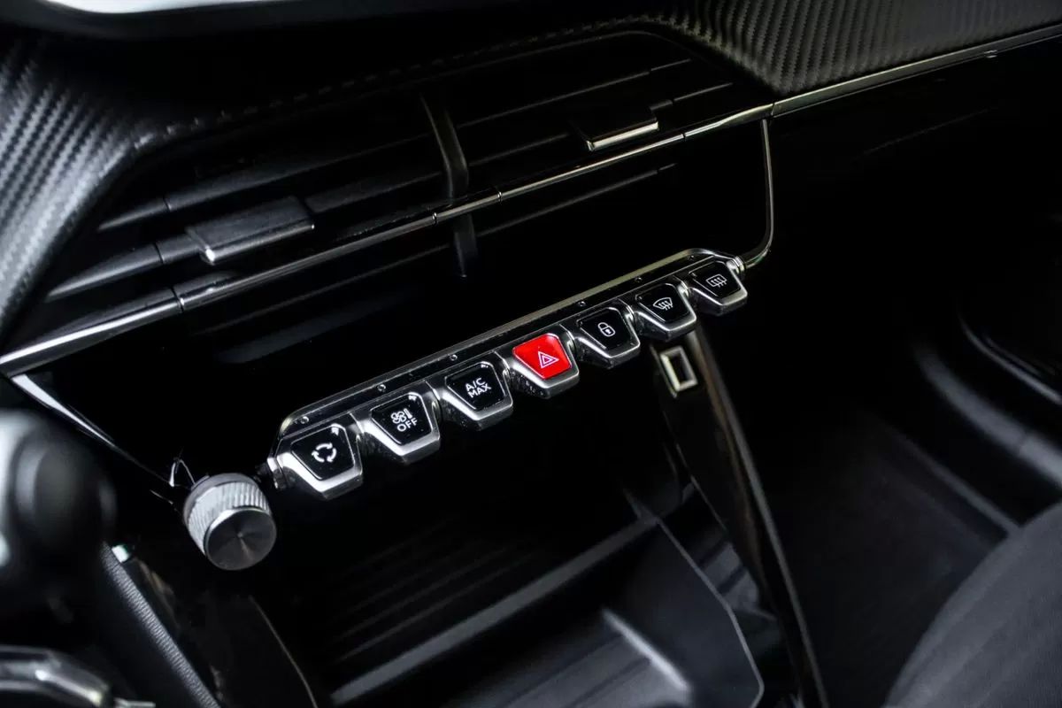 peugeot-208-2020-diesel-1499cc