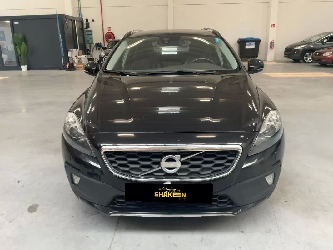 volvo-v40-cross-country-2015-diesel-1560cc