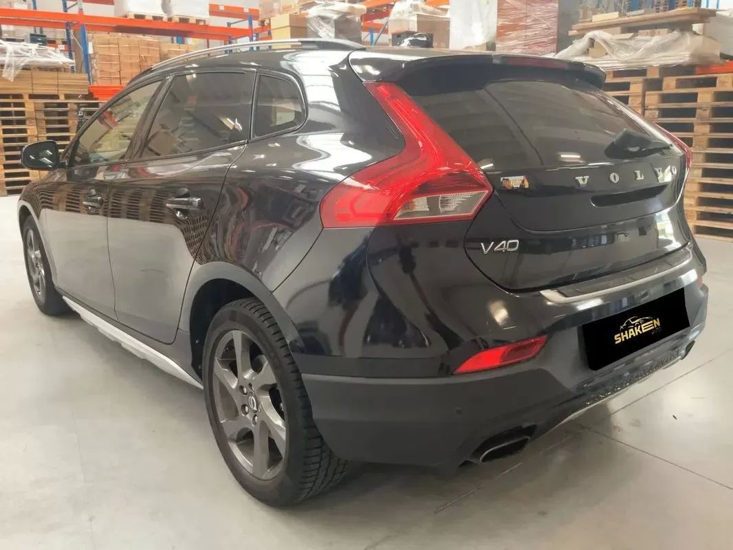 volvo-v40-cross-country-2015-diesel-1560cc