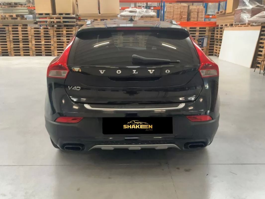 volvo-v40-cross-country-2015-diesel-1560cc