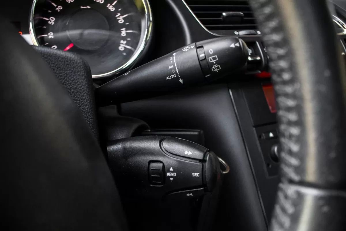 peugeot-3008-2011-diesel-1560cc