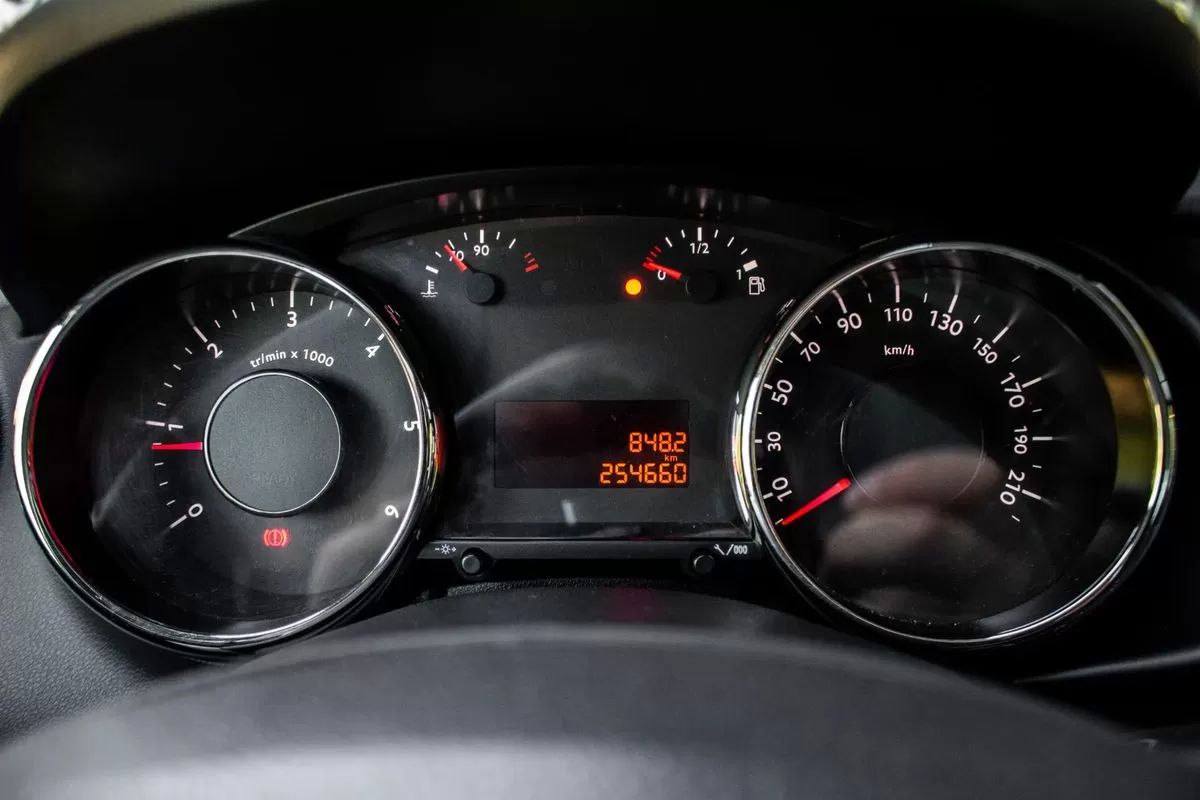 peugeot-3008-2011-diesel-1560cc