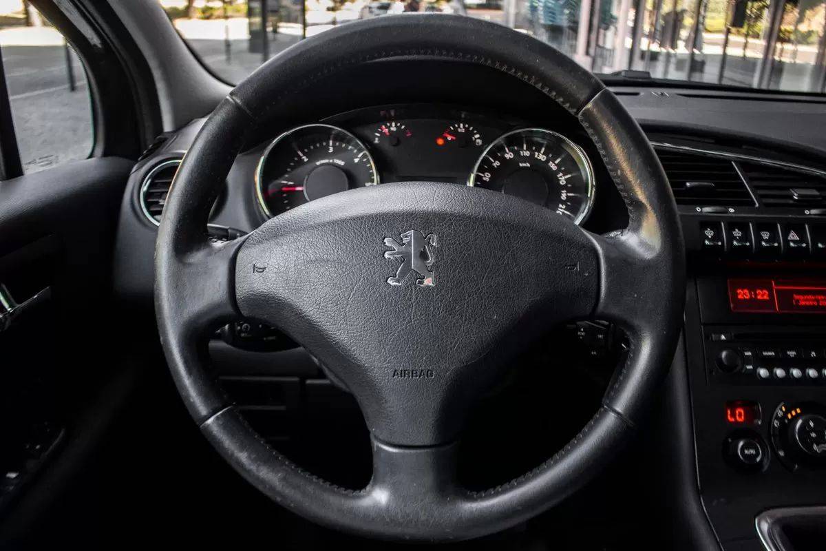 peugeot-3008-2011-diesel-1560cc