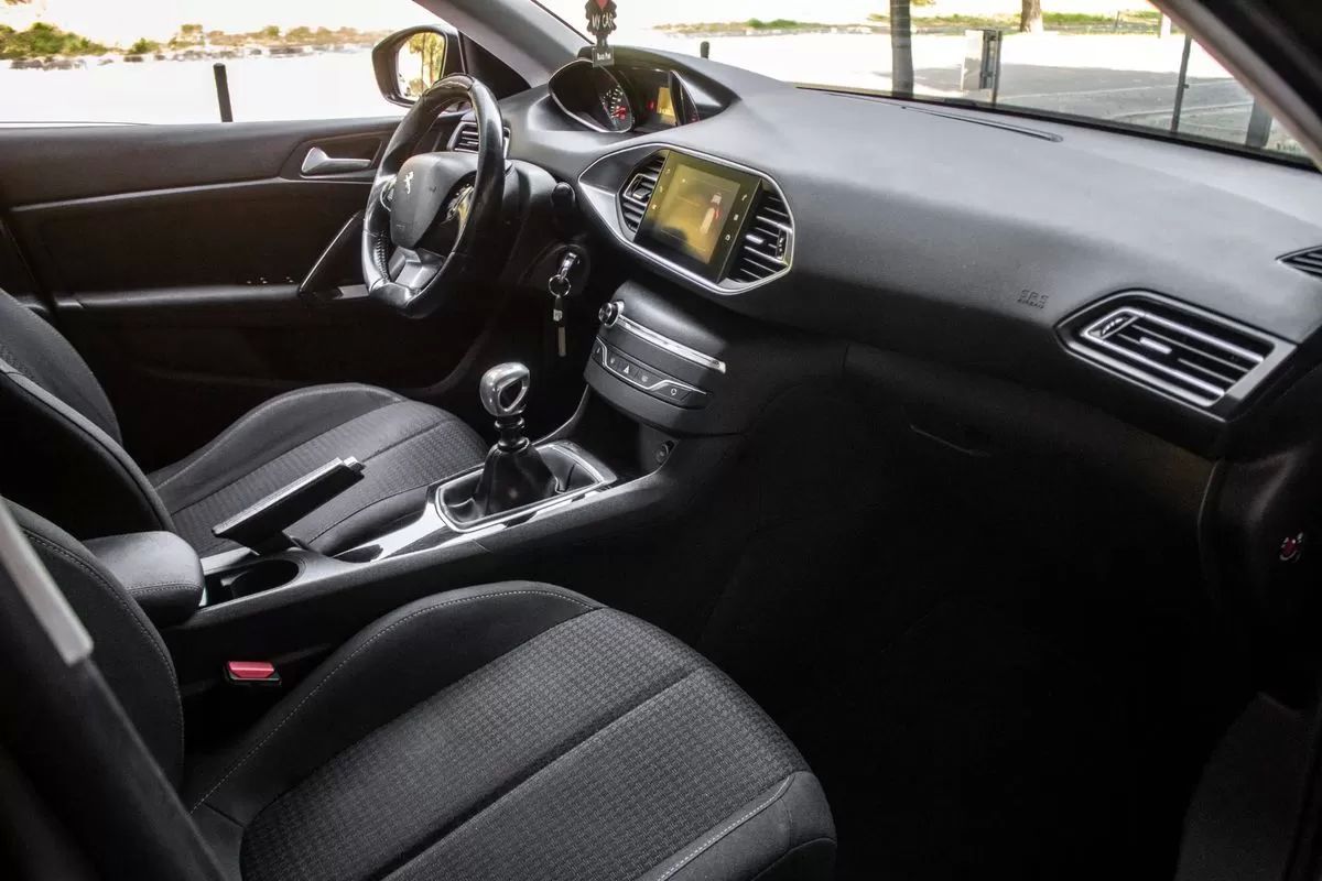 peugeot-308-sw-2019-diesel-1499cc