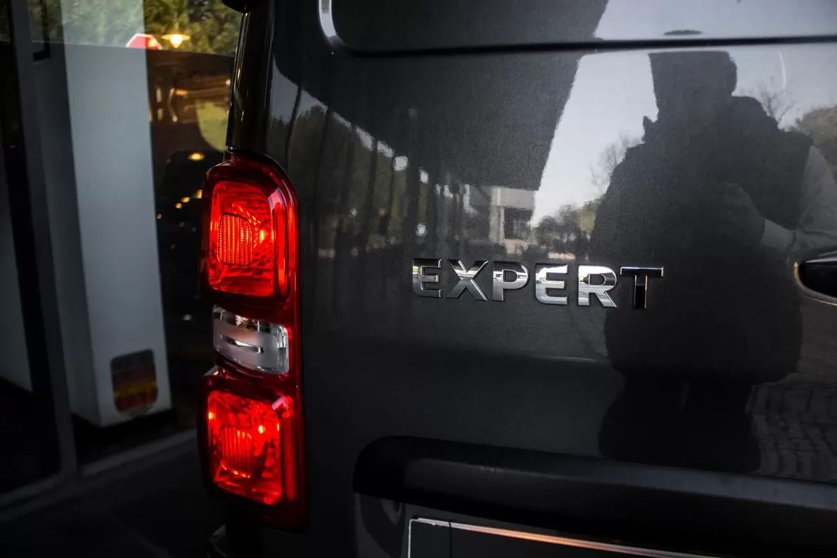 peugeot-expert-2021-diesel-1997cc
