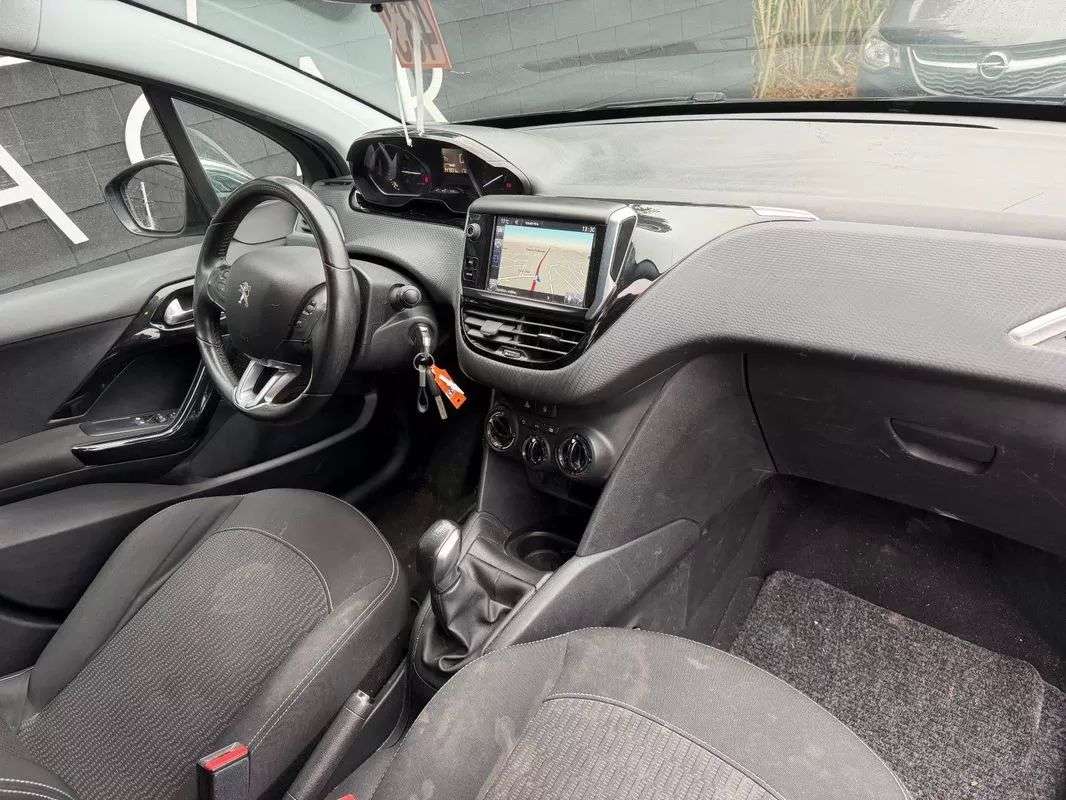 peugeot-208-2017-gasolina-1199cc