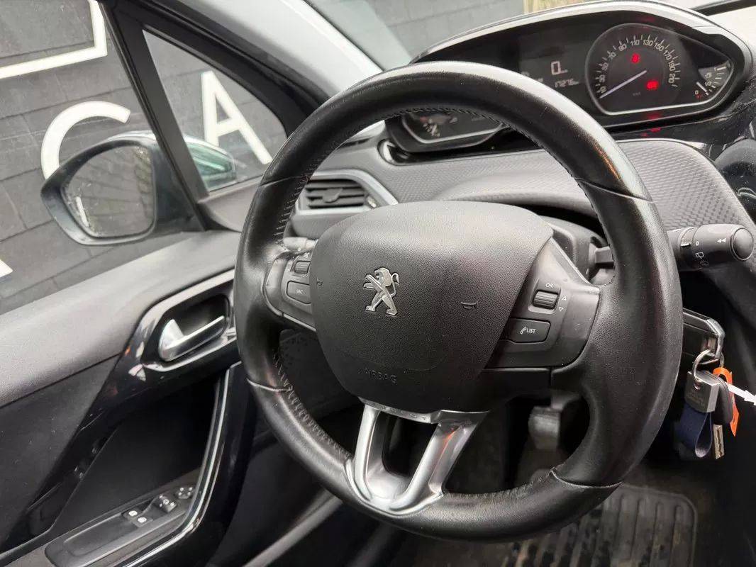 peugeot-208-2017-gasolina-1199cc