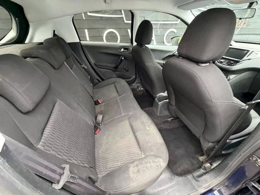 peugeot-208-2017-gasolina-1199cc