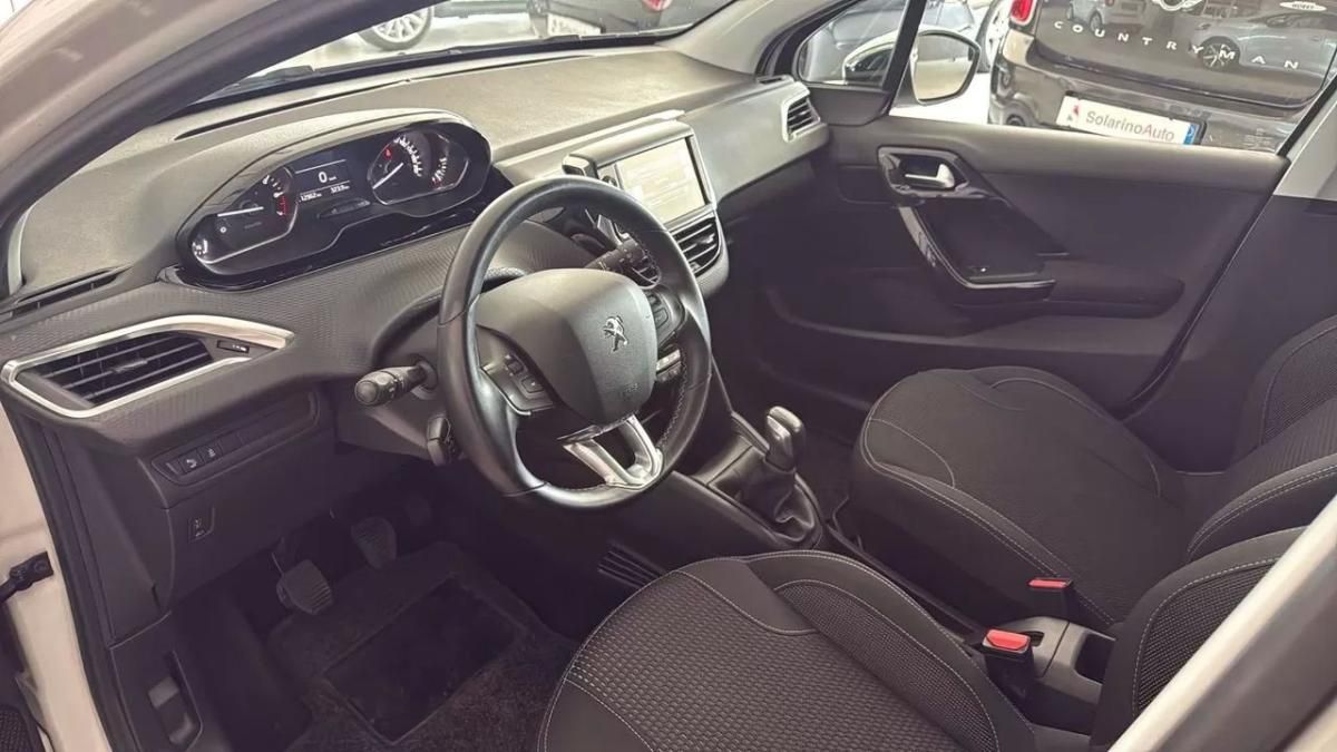peugeot-208-2017-gasolina-1199cc