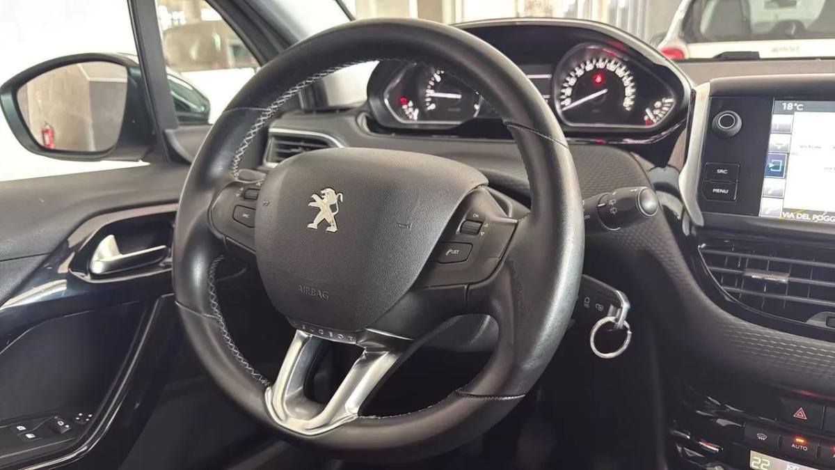 peugeot-208-2017-gasolina-1199cc