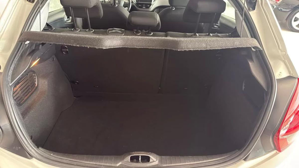 peugeot-208-2017-gasolina-1199cc
