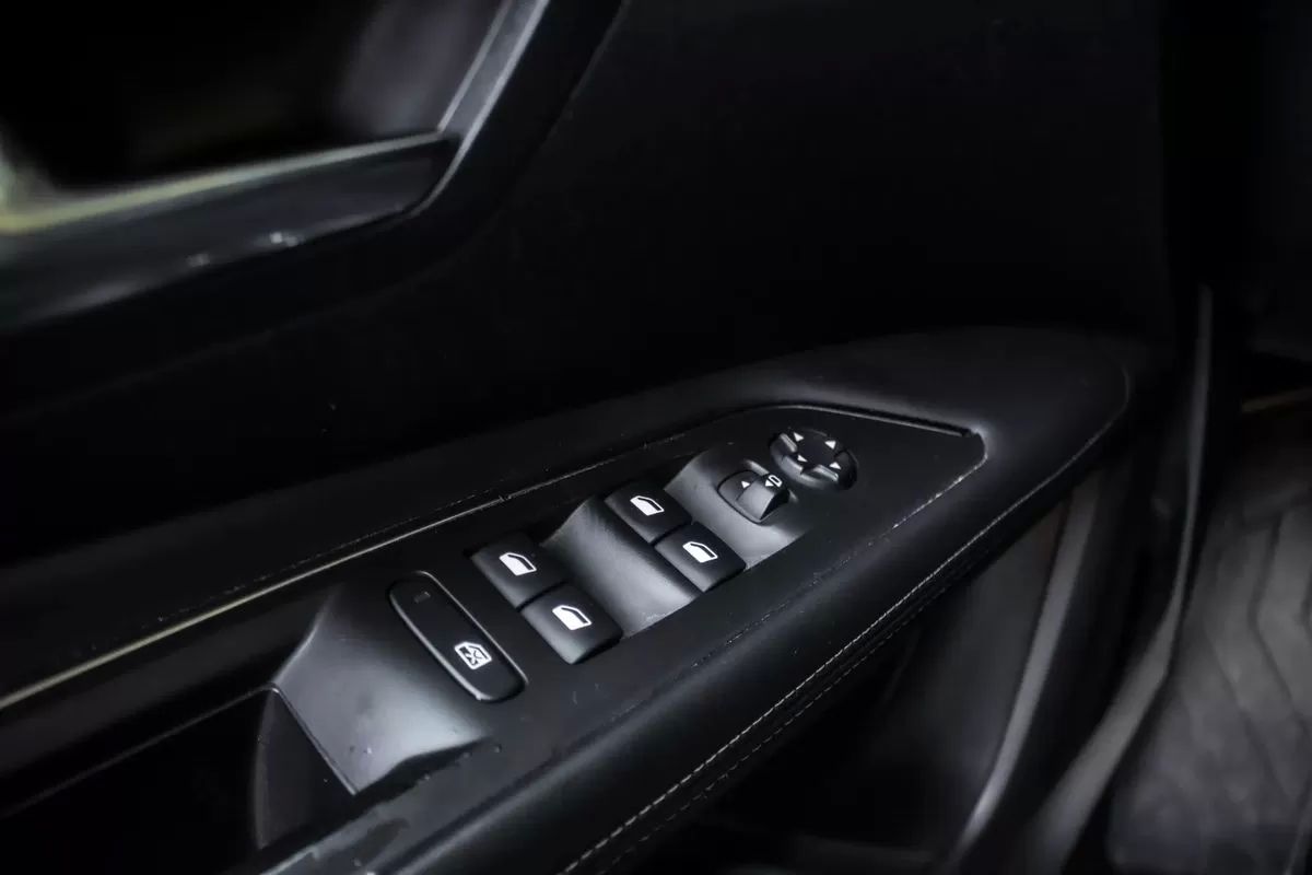 peugeot-3008-2018-diesel-1499cc