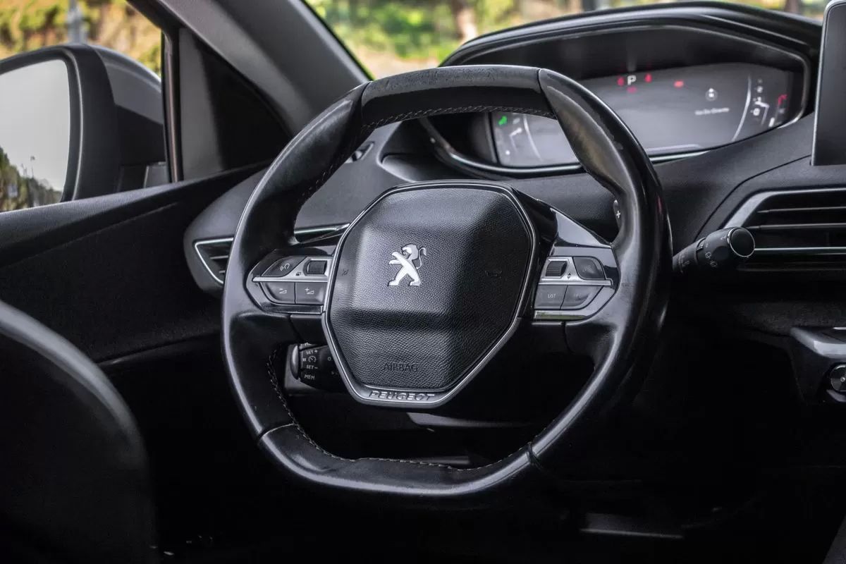 peugeot-3008-2018-diesel-1499cc