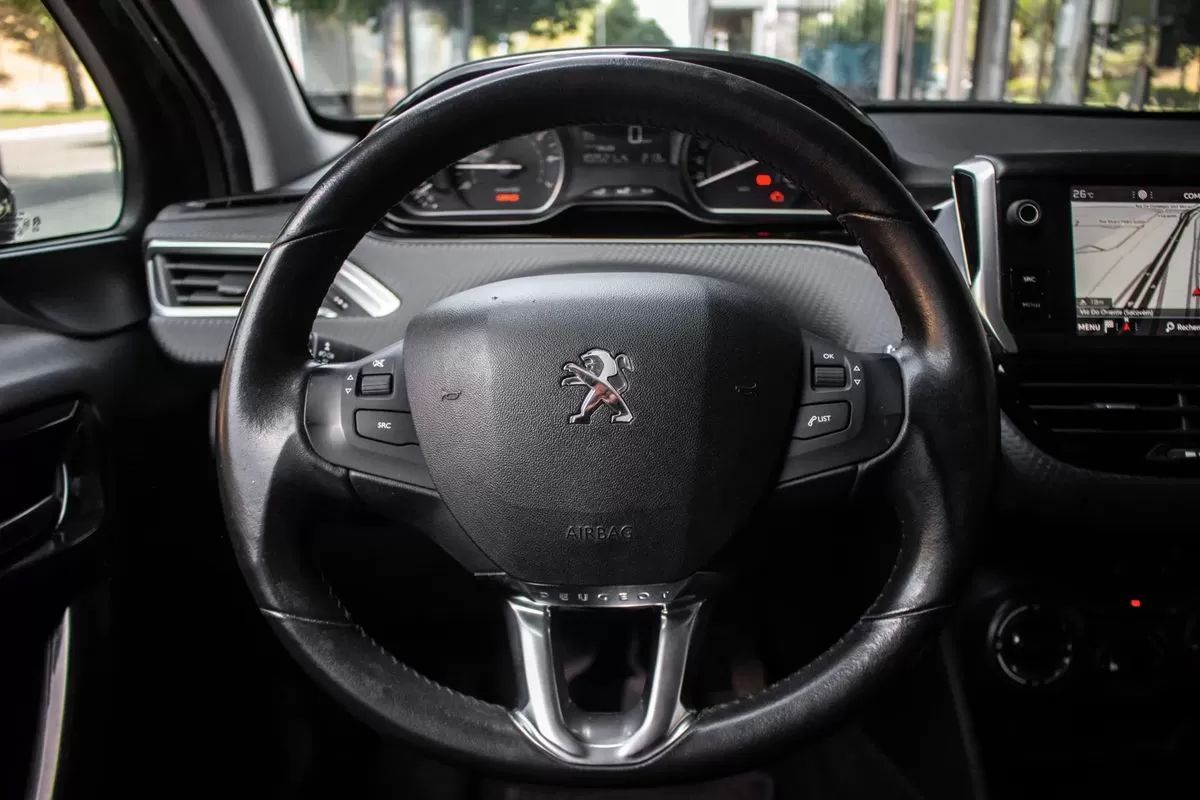 peugeot-208-2017-gasolina-1199cc