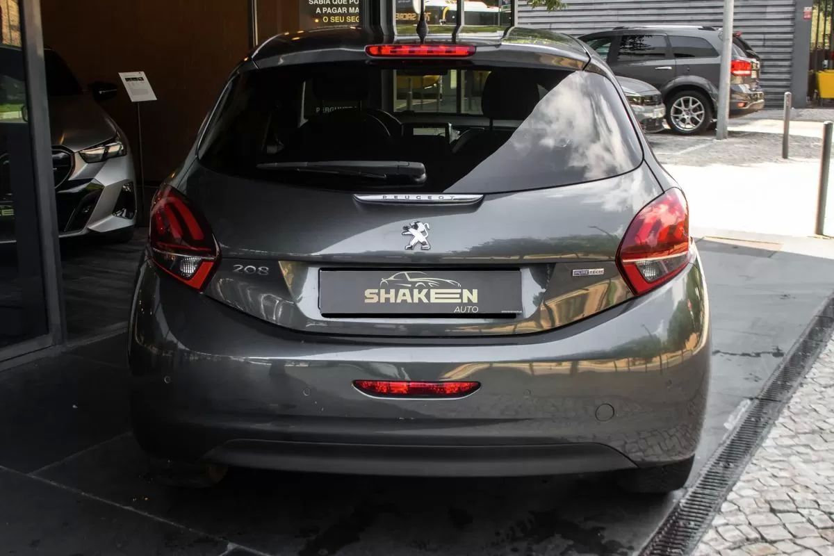 peugeot-208-2017-gasolina-1199cc