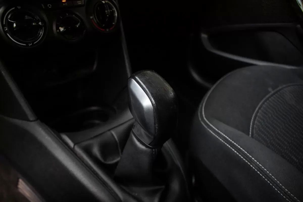 peugeot-208-2017-gasolina-1199cc