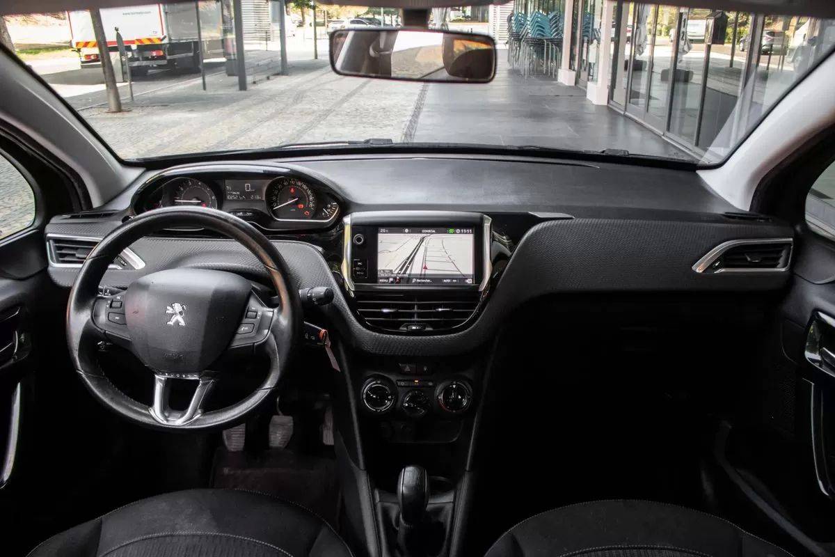 peugeot-208-2017-gasolina-1199cc