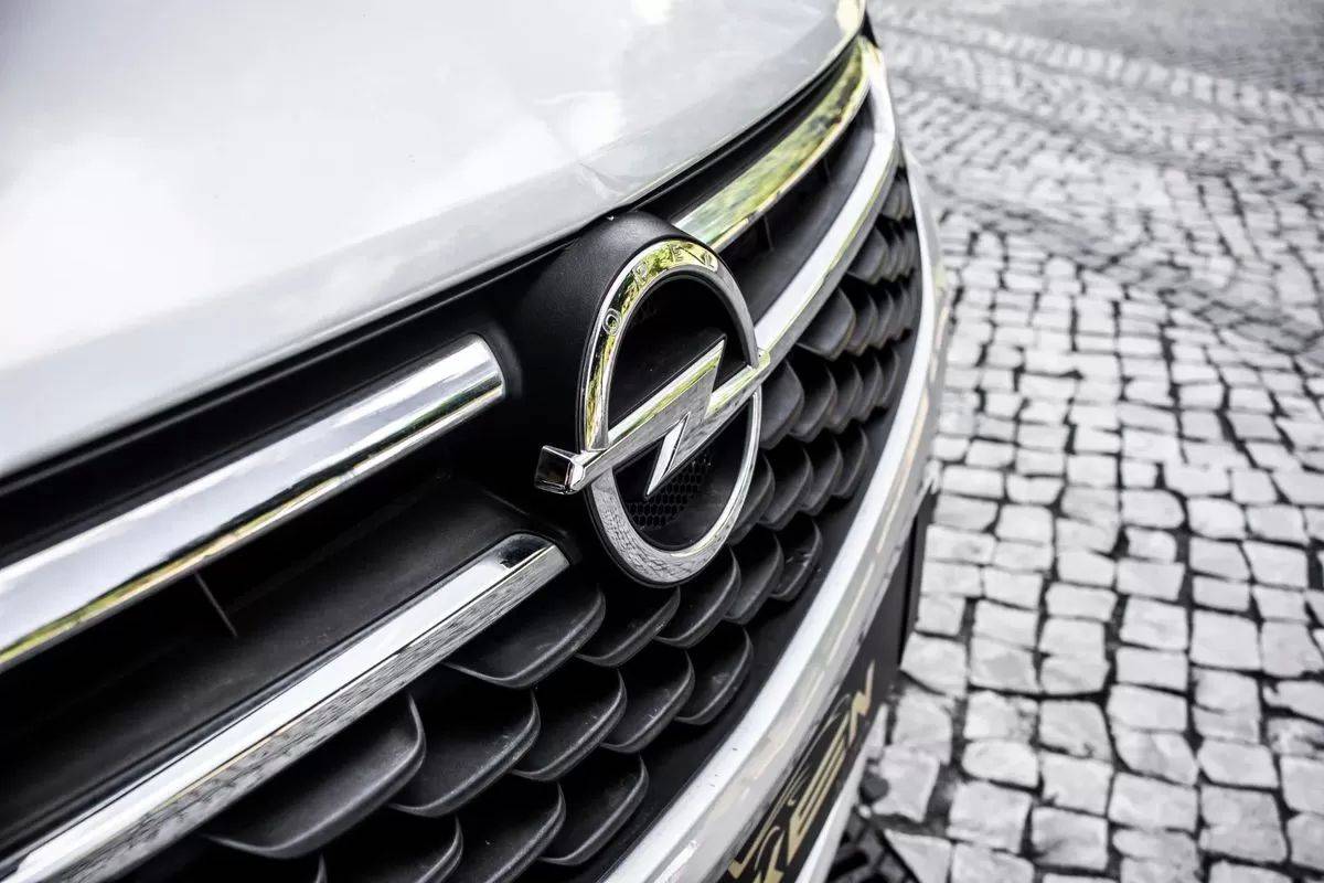 opel-astra-2018-diesel-1598cc