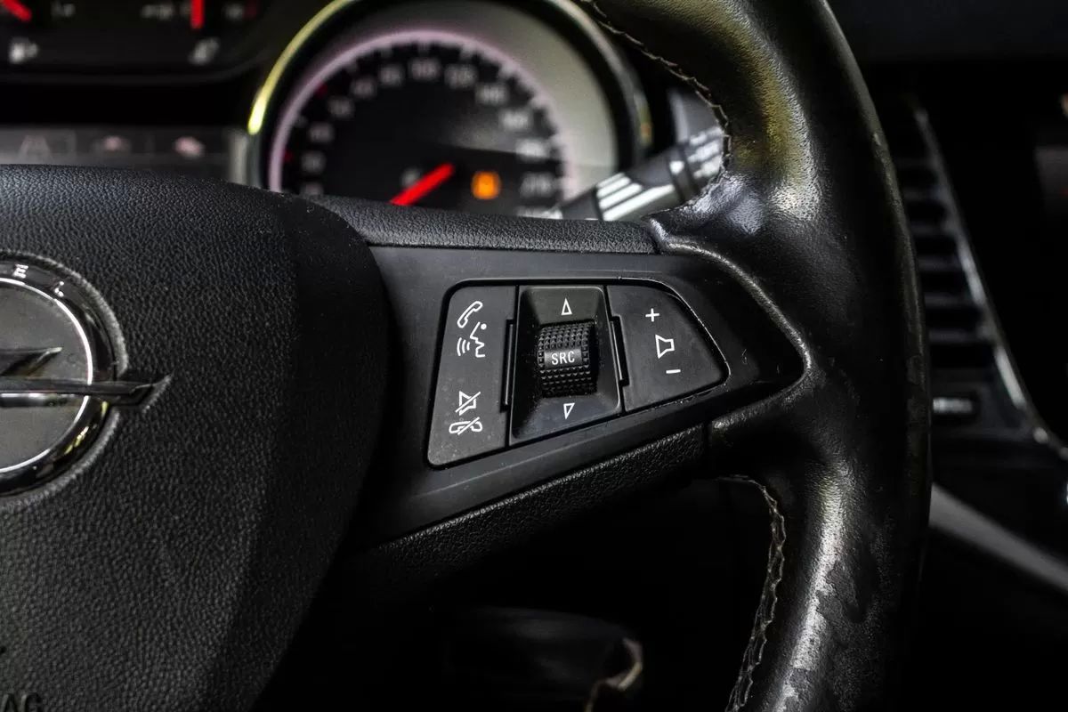 opel-astra-2018-diesel-1598cc