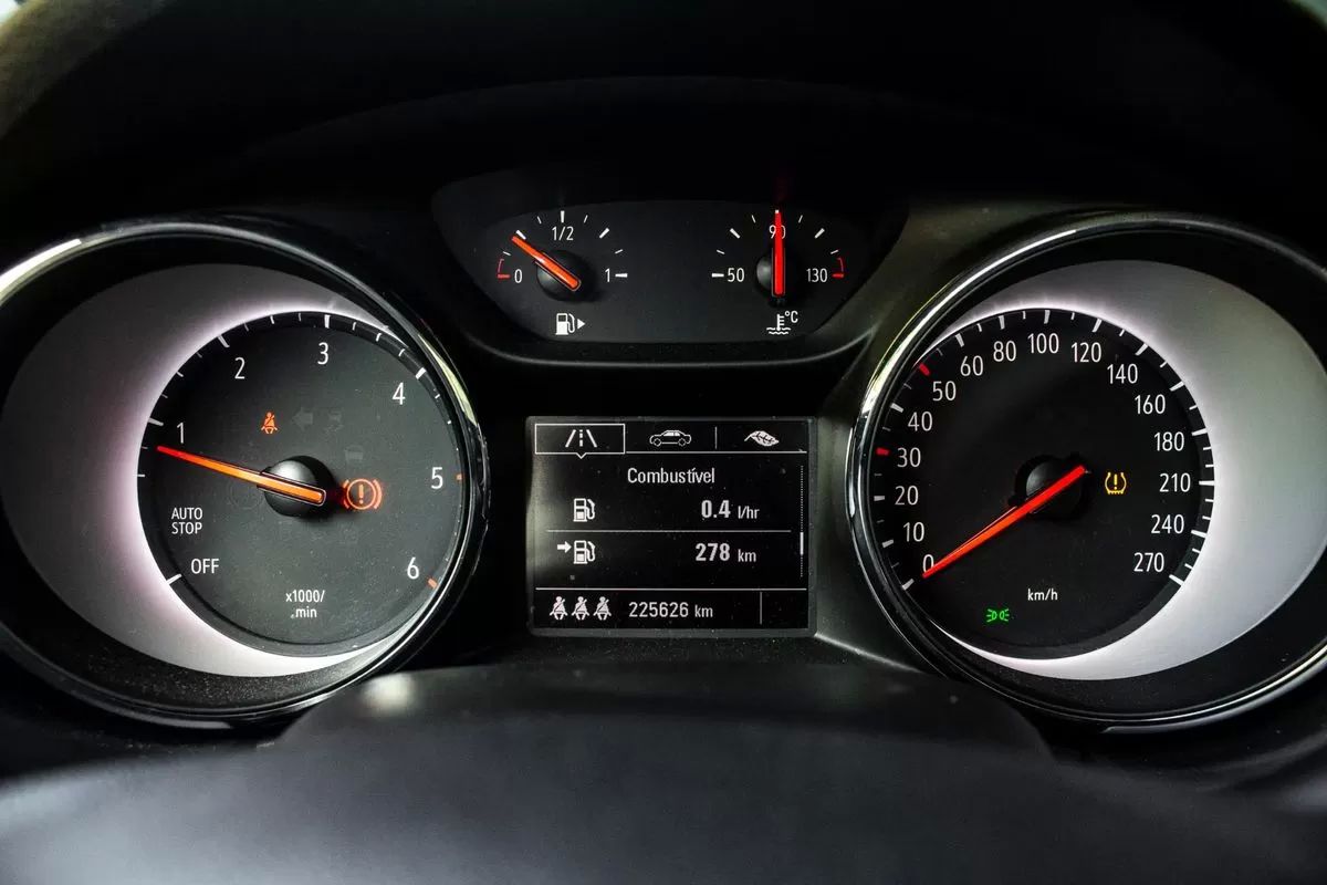 opel-astra-2018-diesel-1598cc