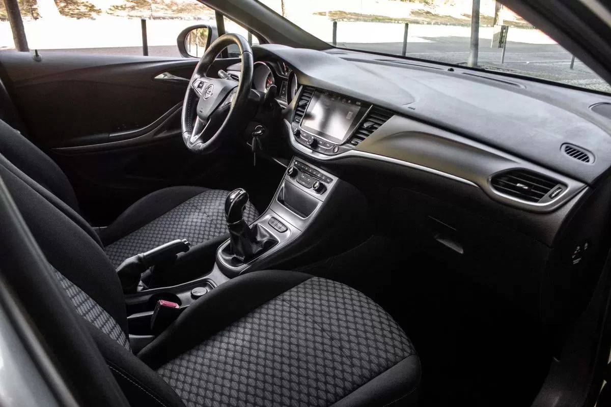 opel-astra-2018-diesel-1598cc