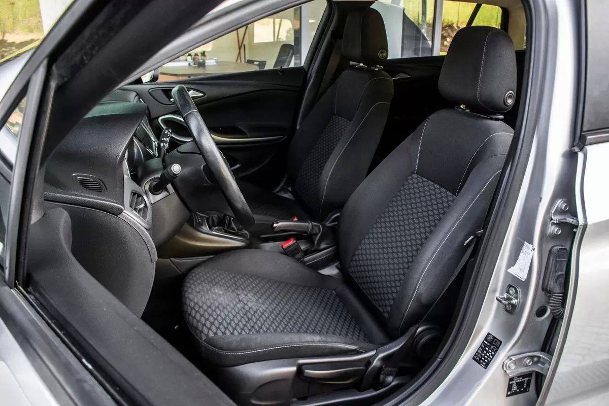 opel-astra-2018-diesel-1598cc