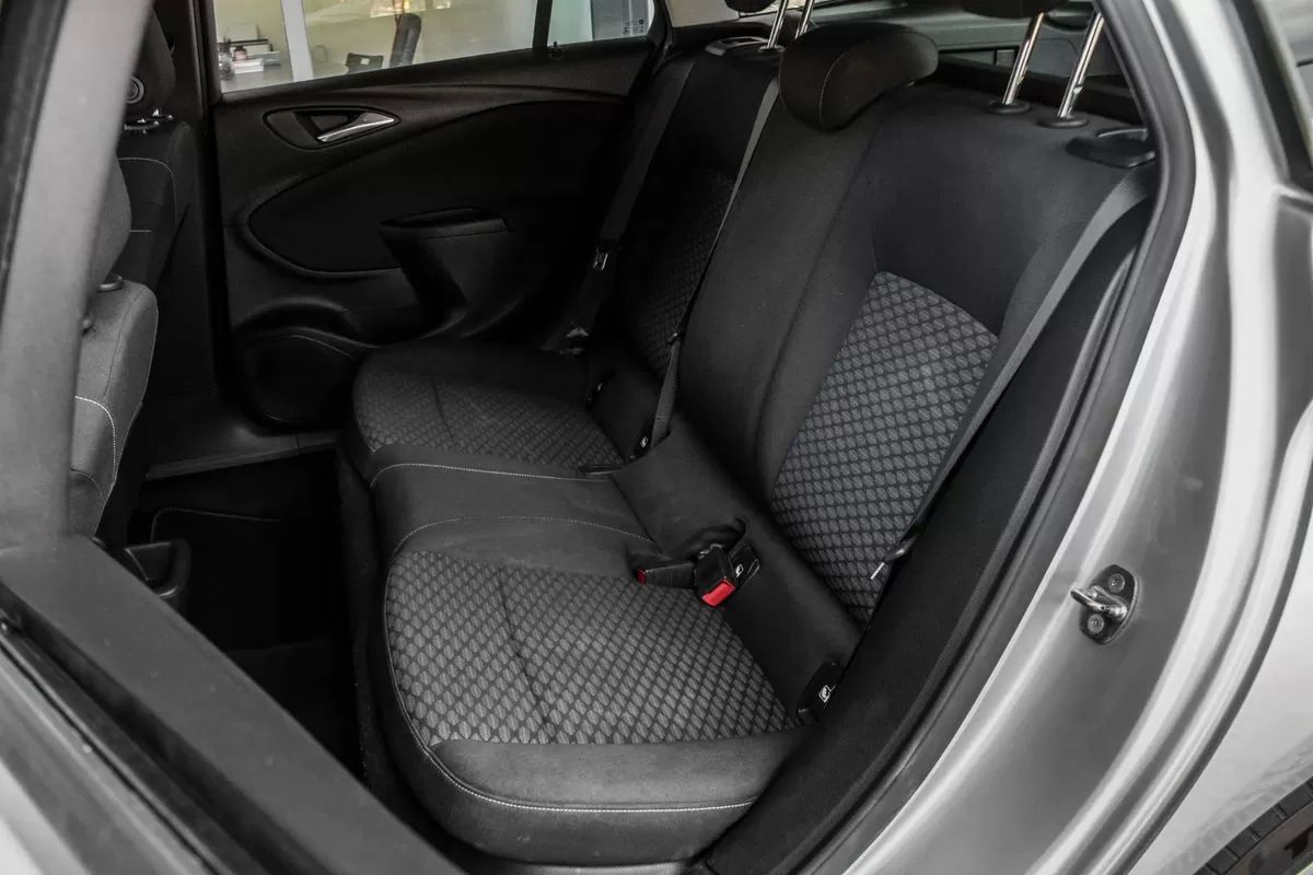 opel-astra-2018-diesel-1598cc