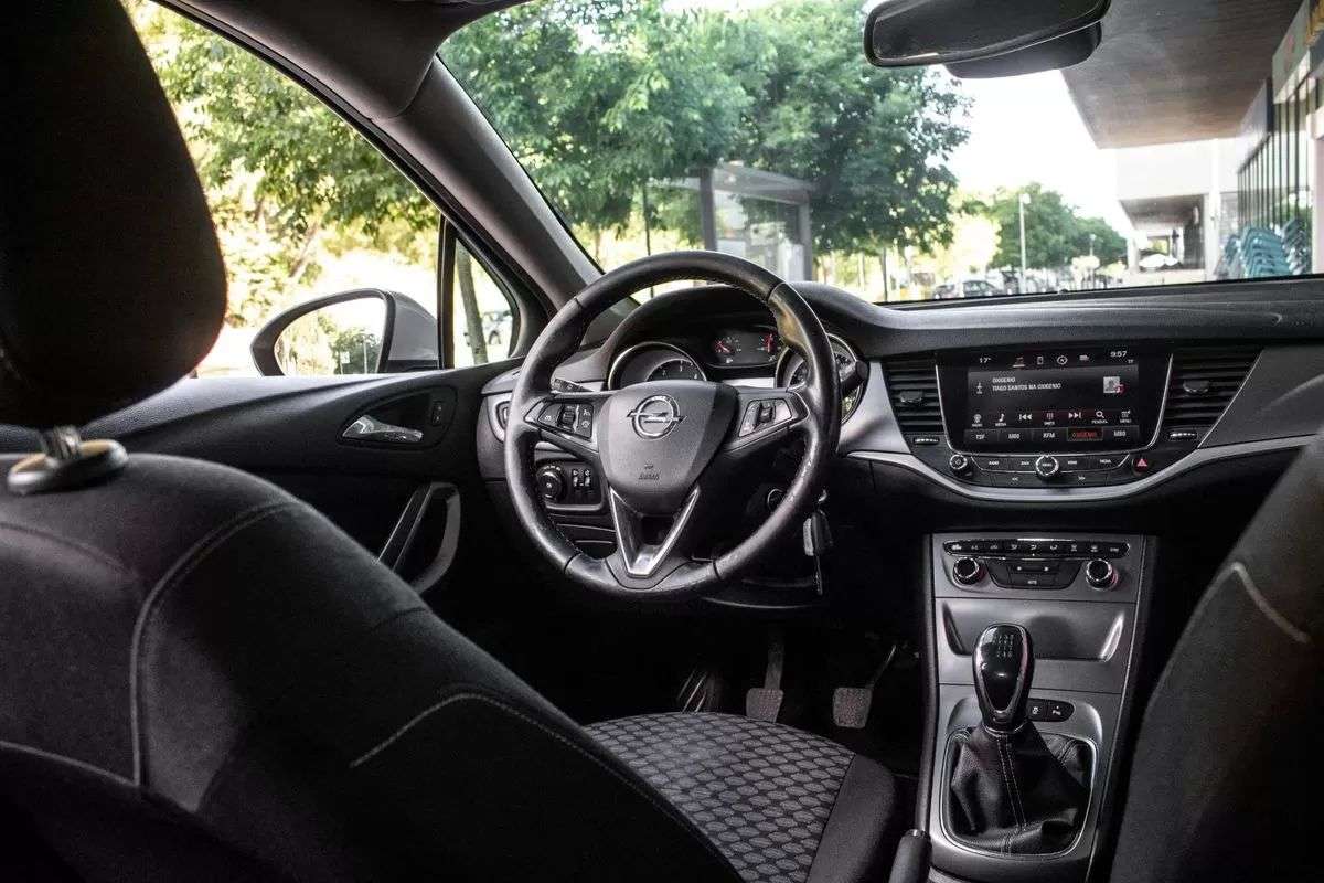 opel-astra-2018-diesel-1598cc