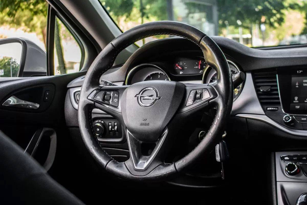 opel-astra-2018-diesel-1598cc